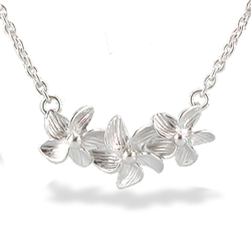 Na Hoku sterling silver Hawaii lei necklace featuring a bar of three detailed Hawaiian flowers. Item No. 11303