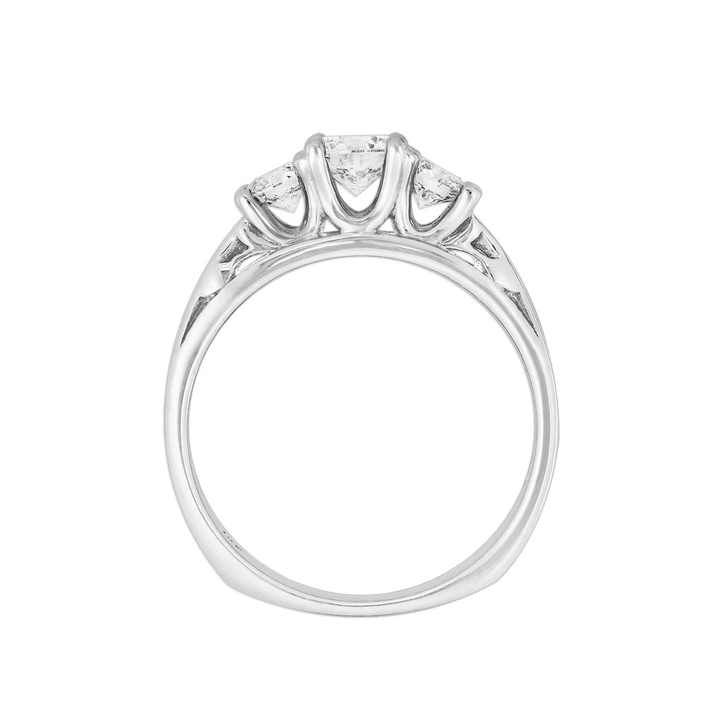 33987 - 18K White Gold - Princess Cut Three Diamond Ring