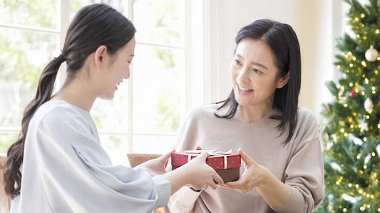 Daughter surprising mom with Christmas gift