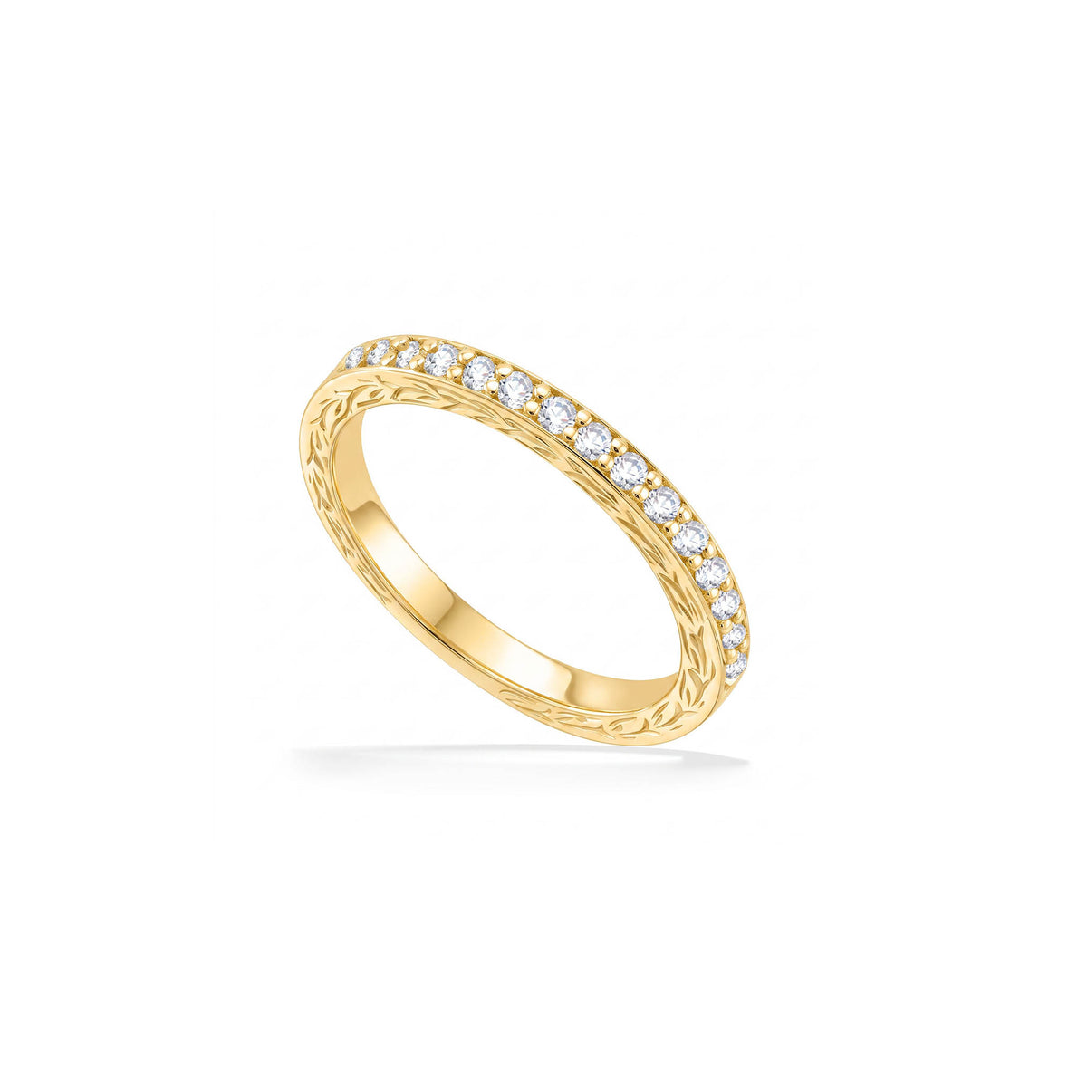 Maile ring in yellow gold with pavé-set diamonds on top & an all around maile scroll engraving, side of ring. Item No. 40782