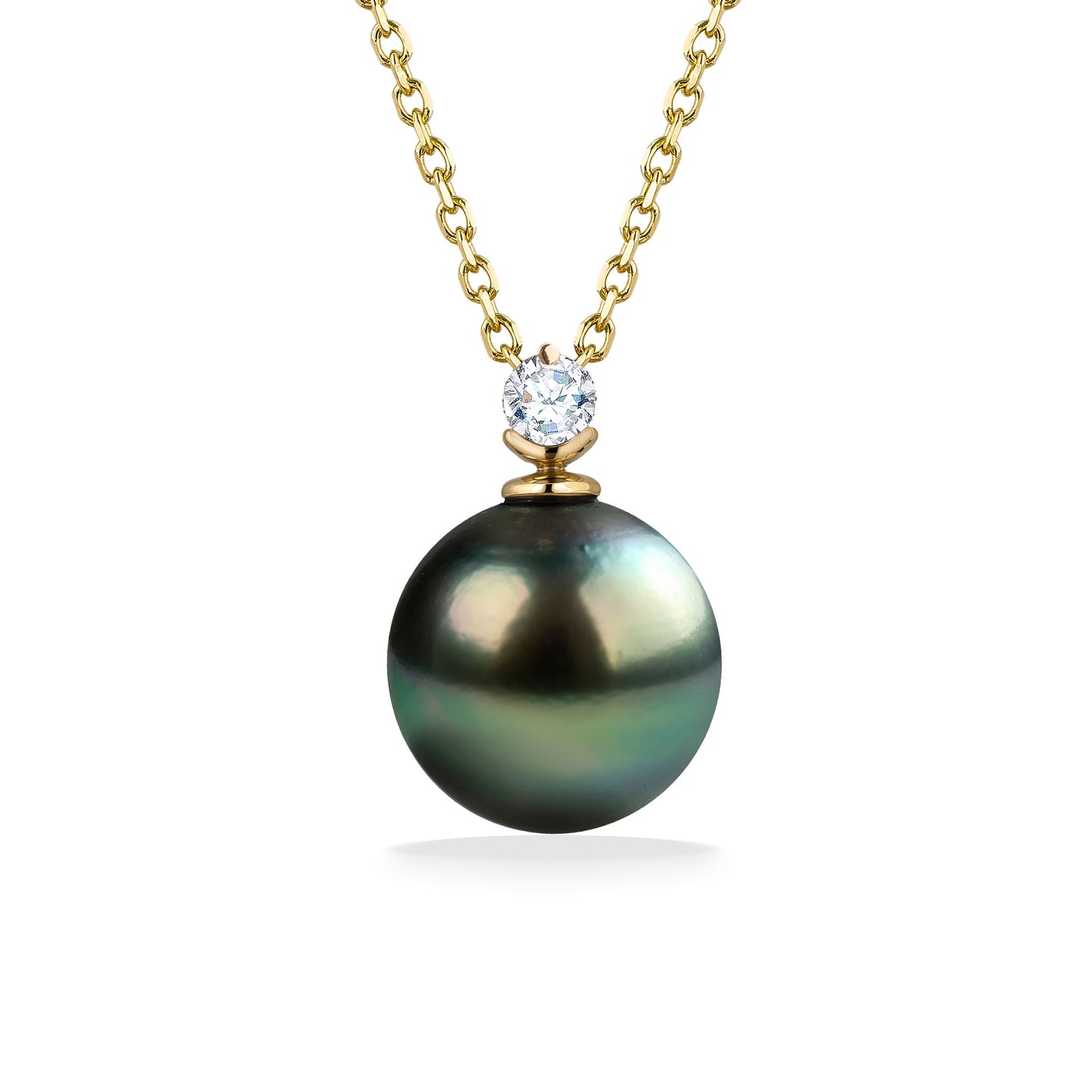Let the mysterious glow of Tahitian pearl & sparkling diamonds whisper timeless elegance. Find this beauty in 18K Gold that captures hearts at Na Hoku.