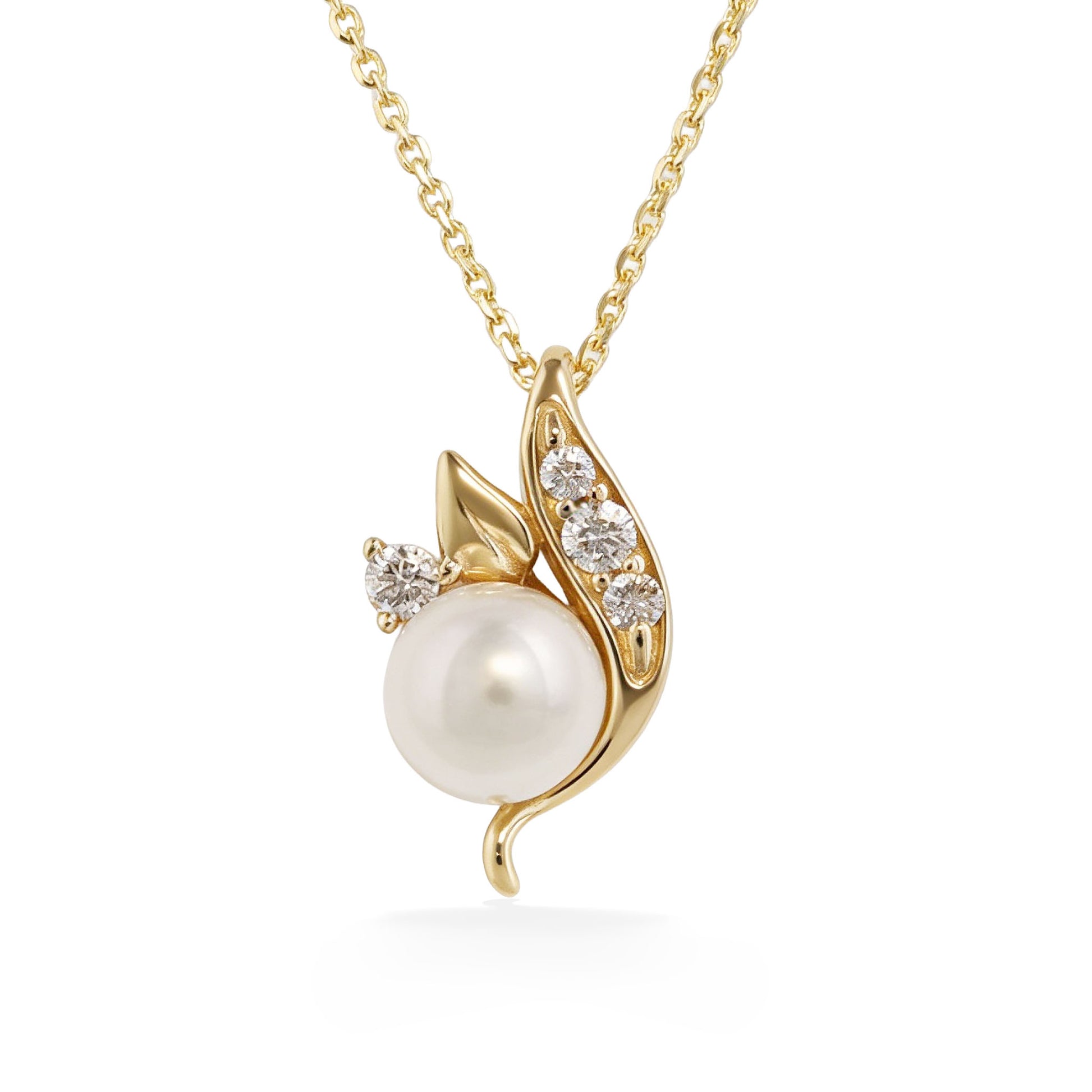 14K yellow gold Flora pendant featuring white Akoya pearl and diamonds with chain. Item No. 45428